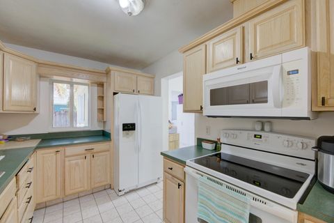 Tiny photo for 5225 NE 5 Avenue, Oakland Park, FL 33334 (MLS # RX-11116108)