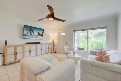 Tiny photo for 5225 NE 5 Avenue, Oakland Park, FL 33334 (MLS # RX-11116108)