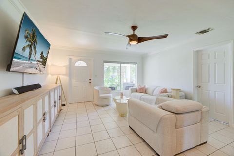 Tiny photo for 5225 NE 5 Avenue, Oakland Park, FL 33334 (MLS # RX-11116108)