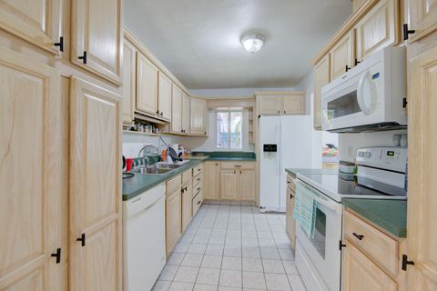 Tiny photo for 5225 NE 5 Avenue, Oakland Park, FL 33334 (MLS # RX-11116108)