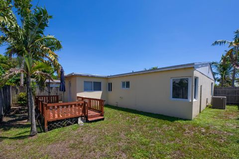 Tiny photo for 5225 NE 5 Avenue, Oakland Park, FL 33334 (MLS # RX-11116108)