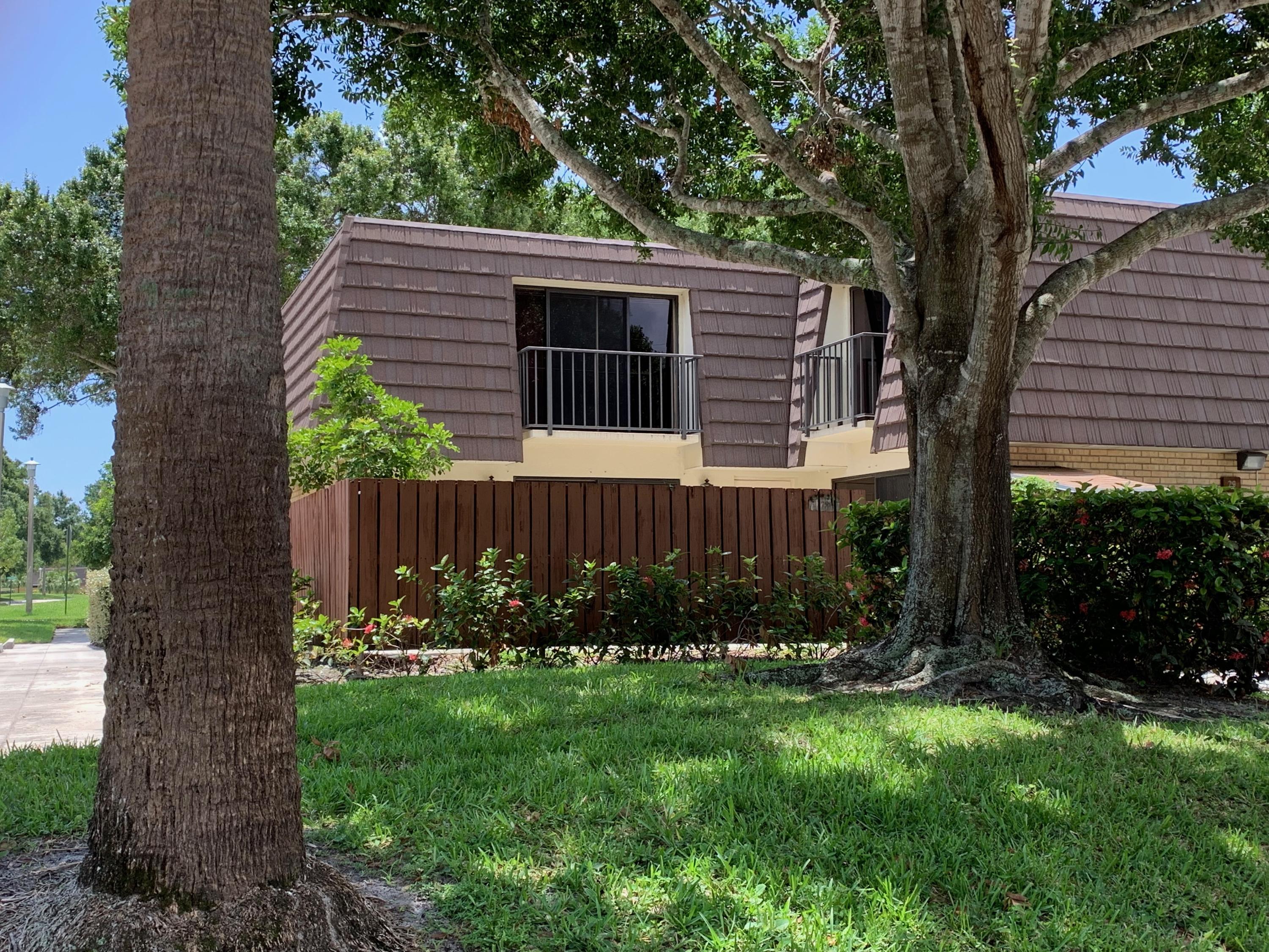 7301 73rd Way, West Palm Beach, Palm Beach County, Florida - 2 Bedrooms  
2.5 Bathrooms - 