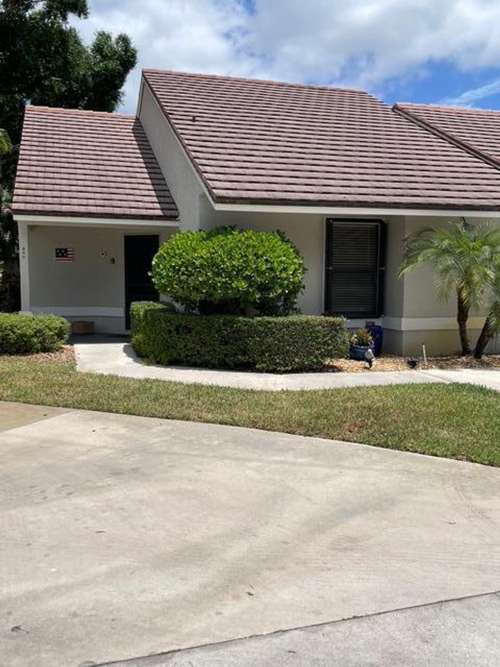 Photo of 800 Kintyre Court, Palm Beach Gardens, FL 33418 (MLS # RX-11085091)