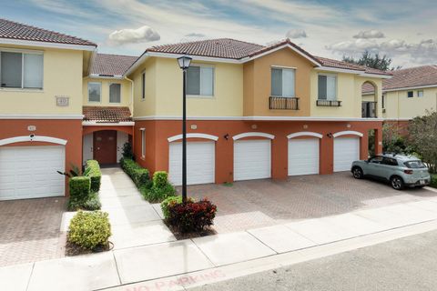 Photo of 40 SE Sedona Circle #103, Stuart, FL 34994 (MLS # RX-11127281)