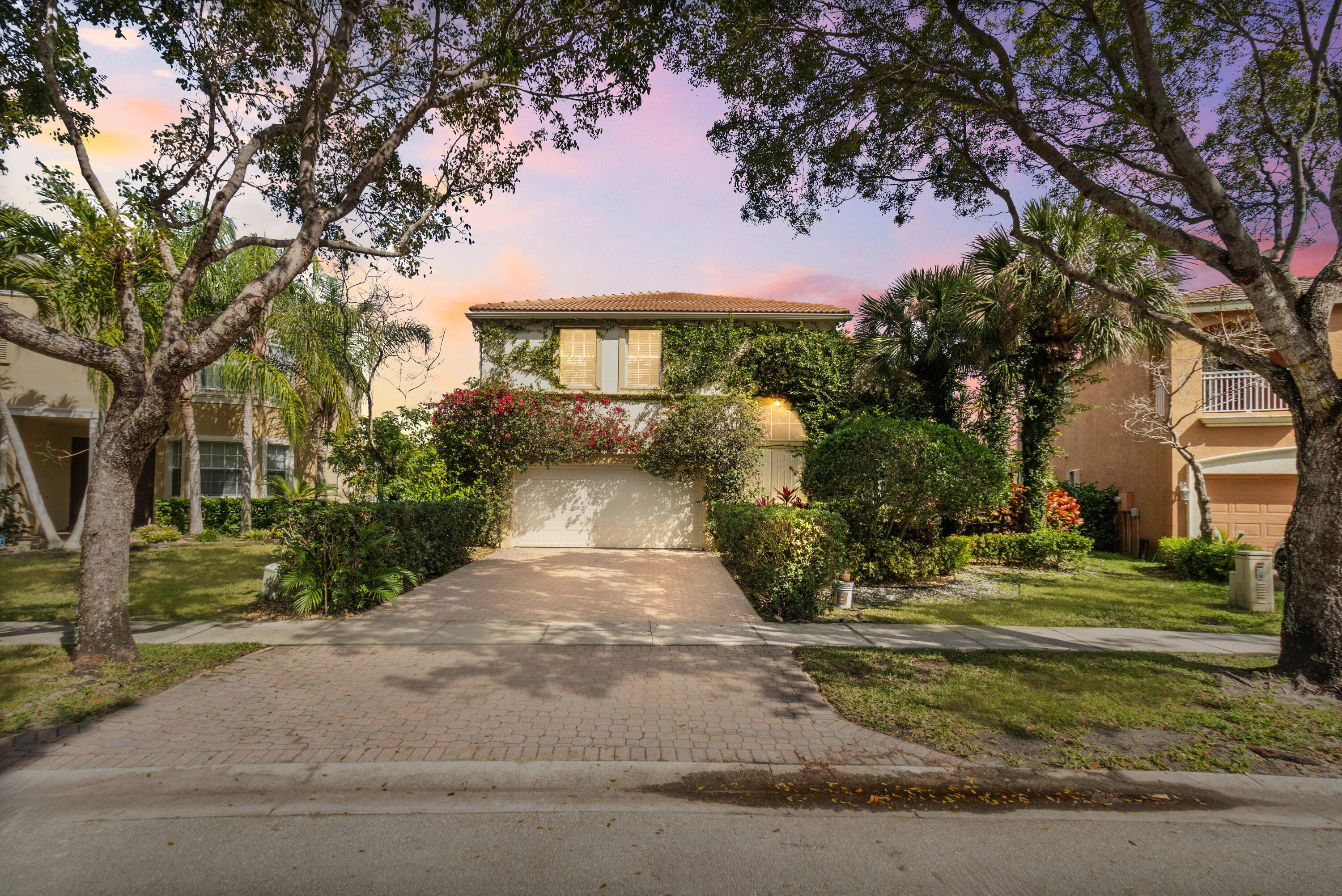 9832 Stover Way, Wellington, Palm Beach County, Florida - 4 Bedrooms  
3 Bathrooms - 