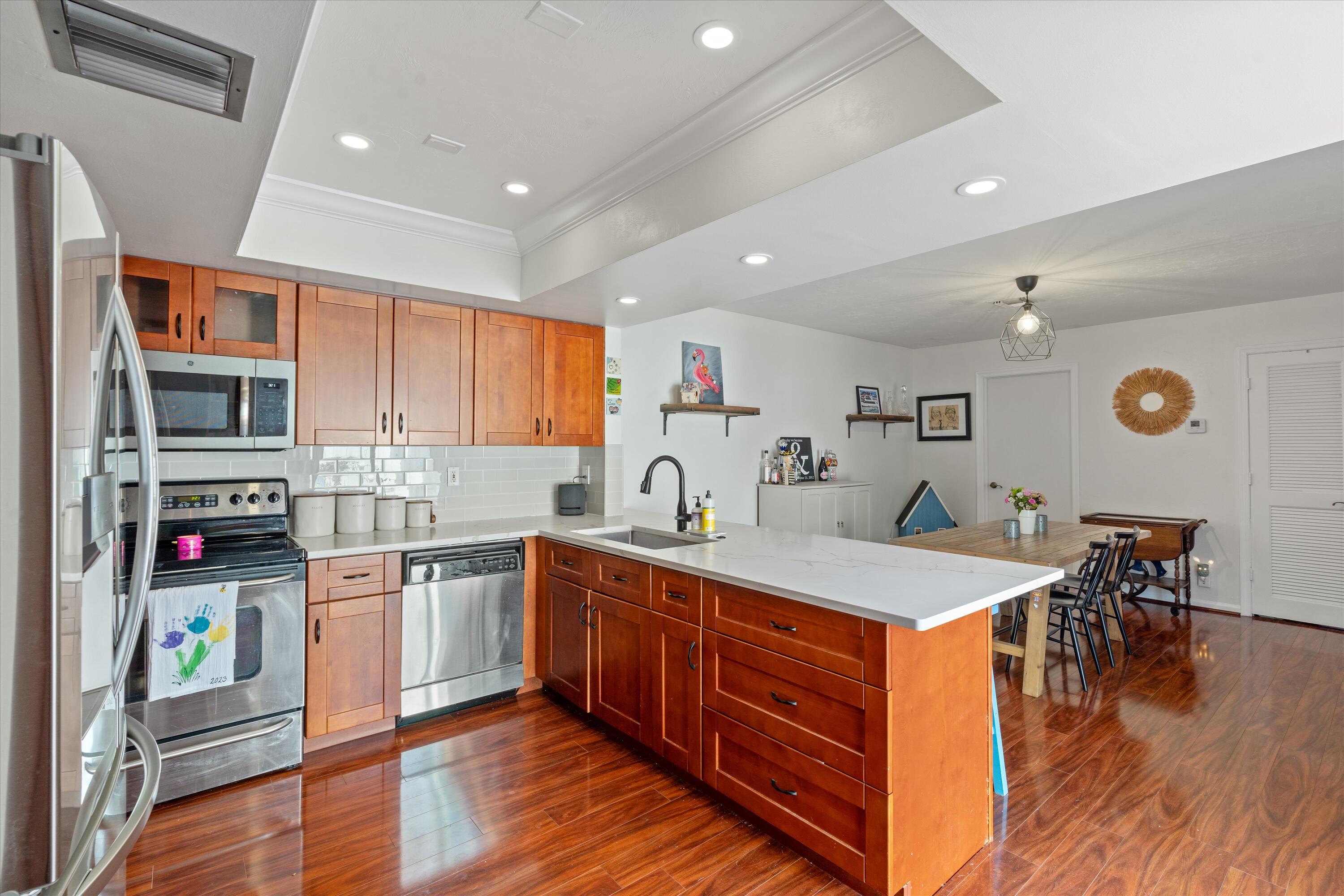 1423 Sw 28th Avenue, Boynton Beach, Palm Beach County, Florida - 2 Bedrooms  
2.5 Bathrooms - 