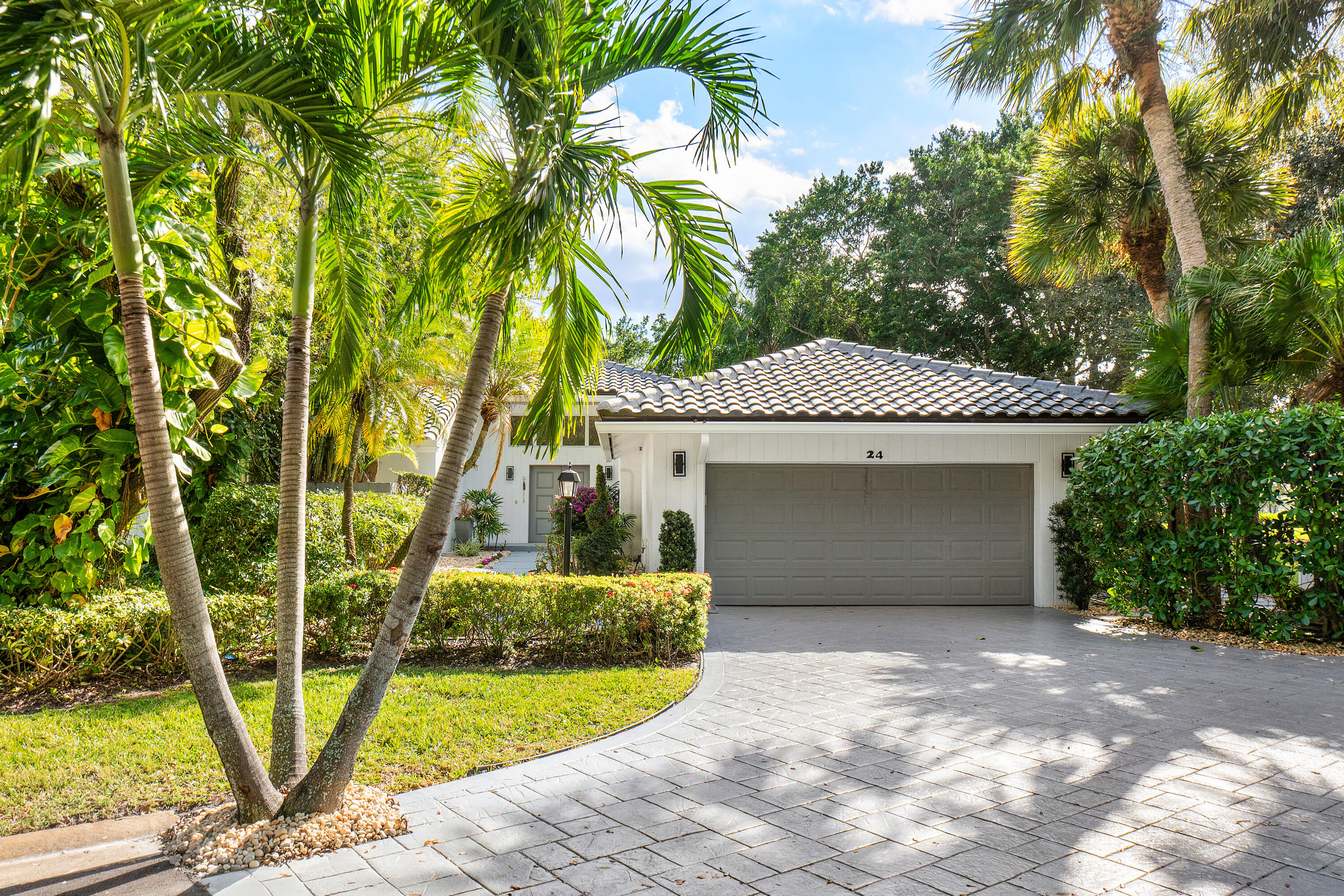 24 Oaks Lane, Boynton Beach, Palm Beach County, Florida - 3 Bedrooms  
3 Bathrooms - 