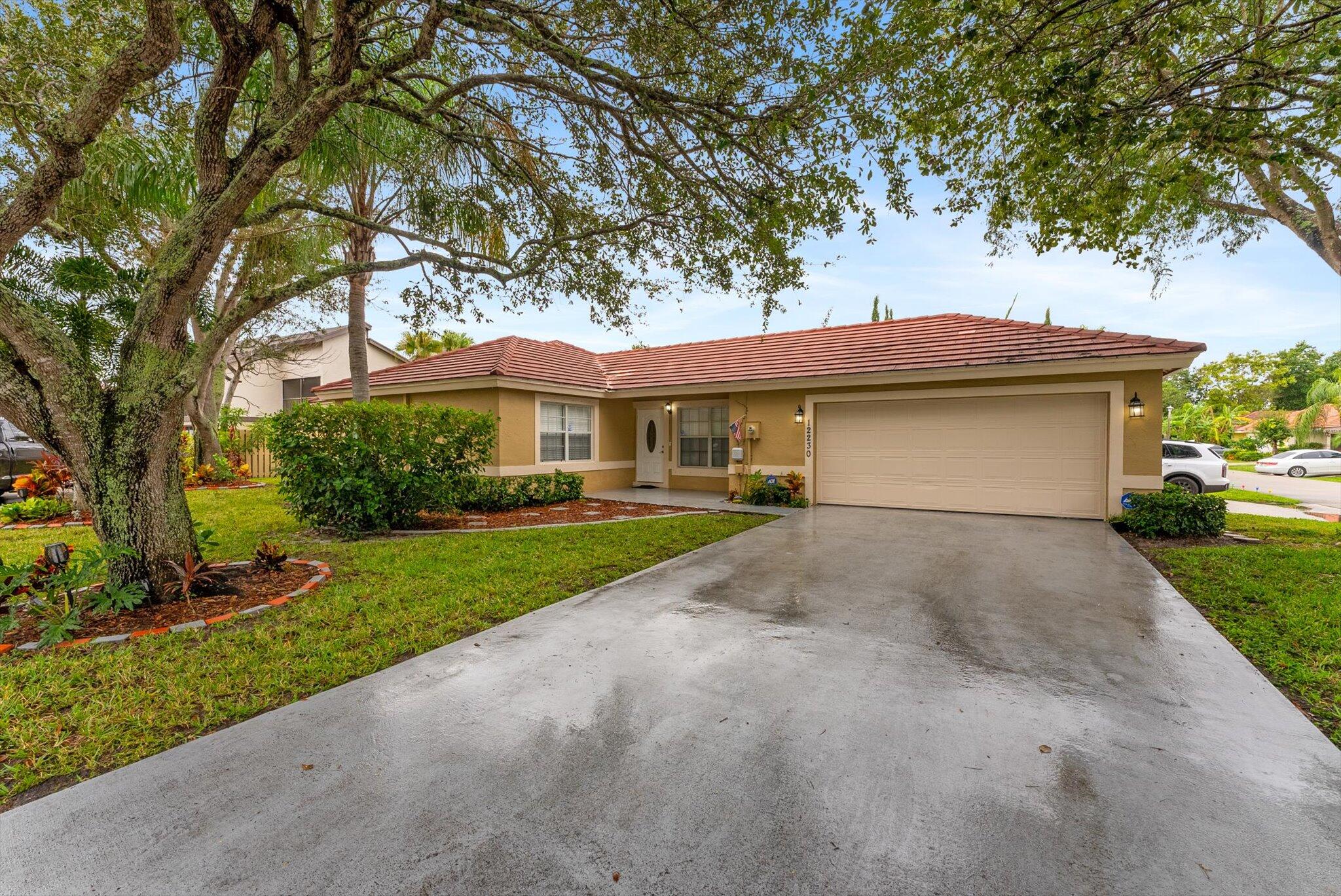 12230 Dartmoor Drive, Wellington, Palm Beach County, Florida - 3 Bedrooms  
2 Bathrooms - 