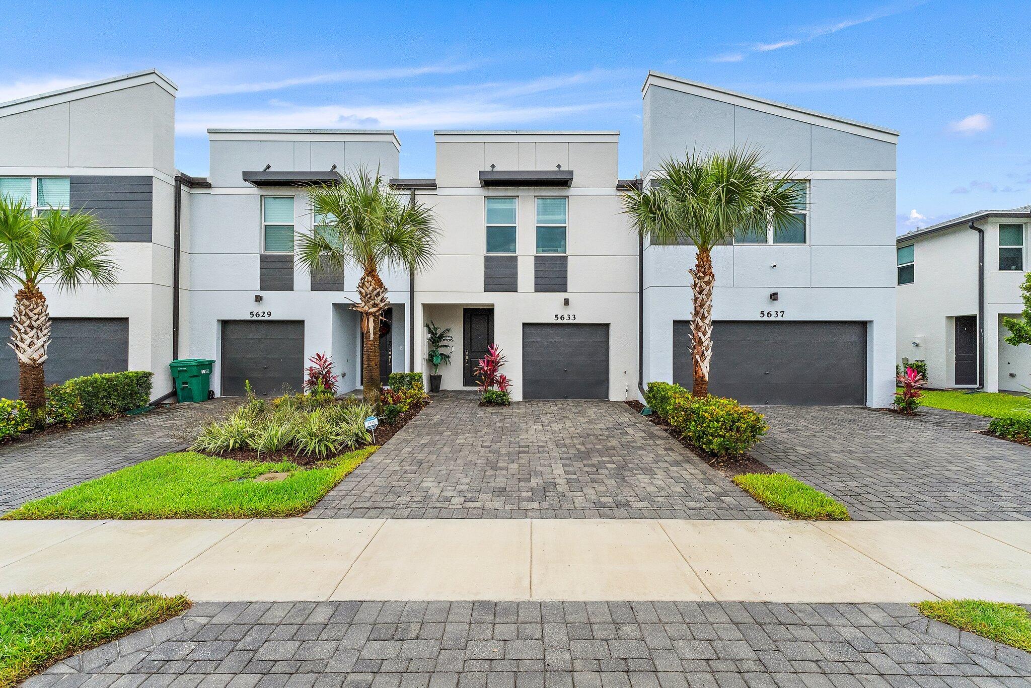 5633 Mentmore Drive, Mangonia Park, Palm Beach County, Florida - 3 Bedrooms  
2.5 Bathrooms - 