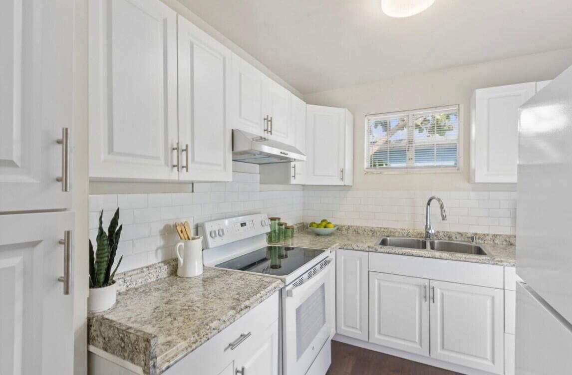 Property for Sale at 1005 22nd Street, West Palm Beach, Palm Beach County, Florida - Bedrooms: 2 
Bathrooms: 1  - $259,000