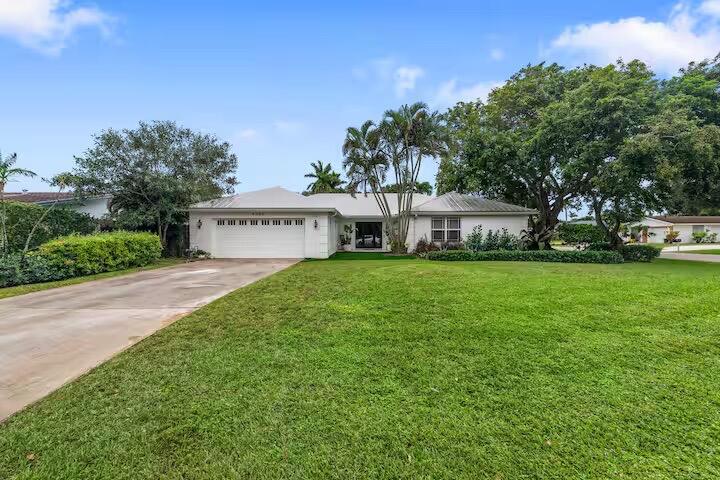 Property for Sale at 4430 Daffodil Circle, Palm Beach Gardens, Palm Beach County, Florida - Bedrooms: 5 
Bathrooms: 3  - $1,099,000
