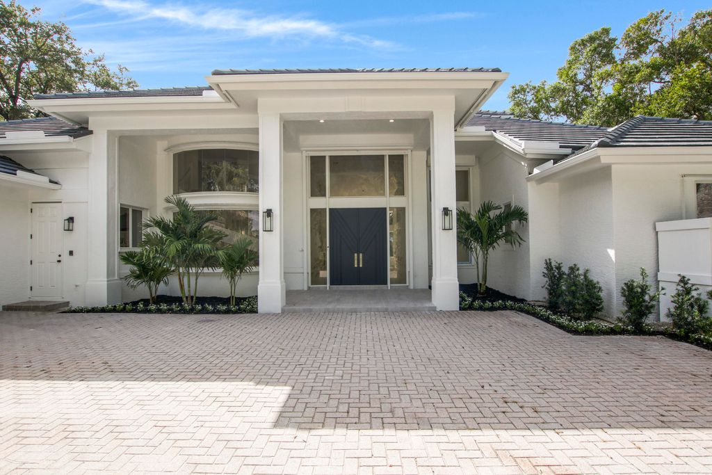 Photo of 18043 SE Old Trail Drive, Jupiter, FL 33478 (MLS # RX-10821010)