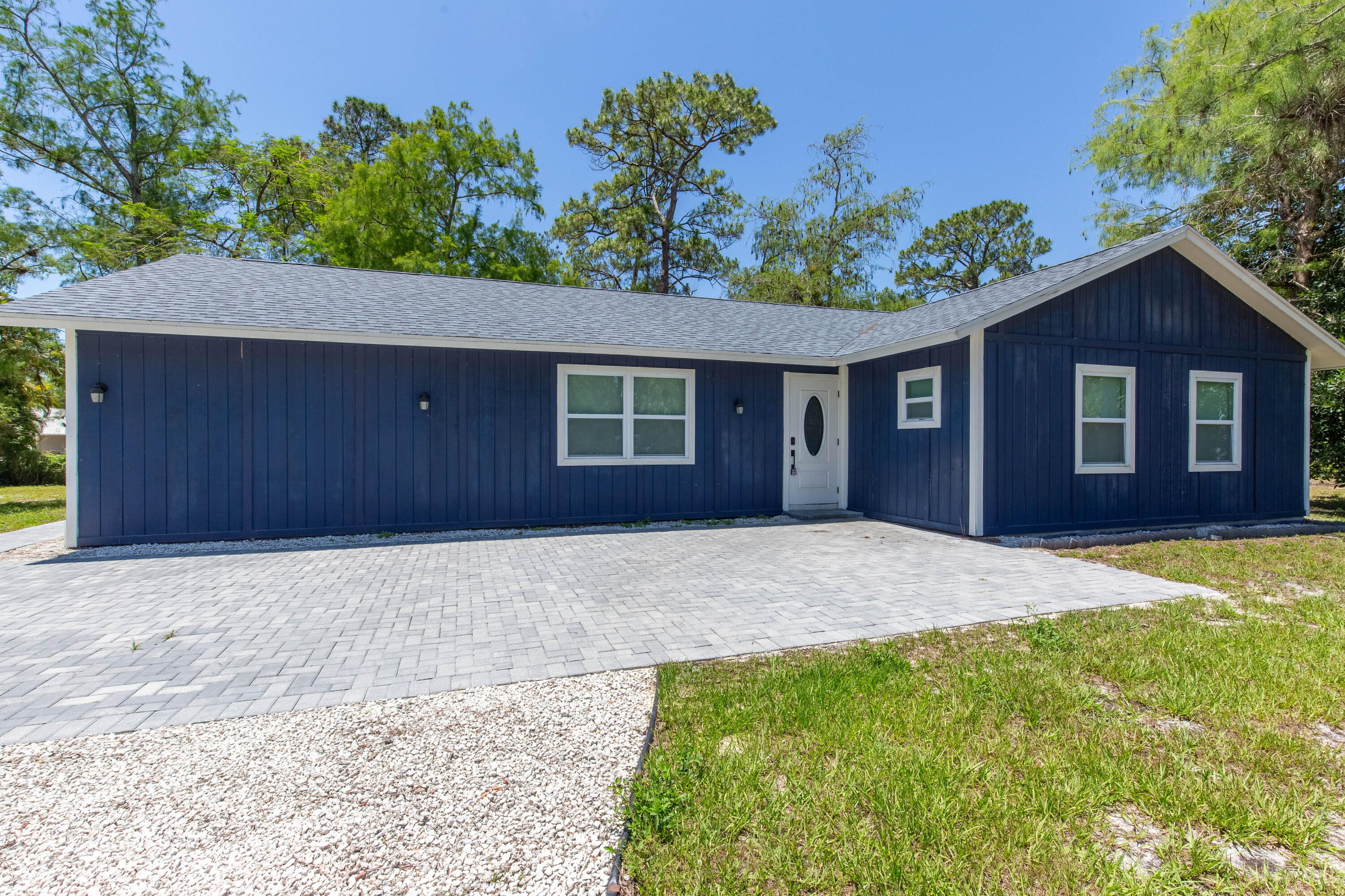 16932 W Aintree Drive Drive, Loxahatchee, Palm Beach County, Florida - 3 Bedrooms  
2 Bathrooms - 