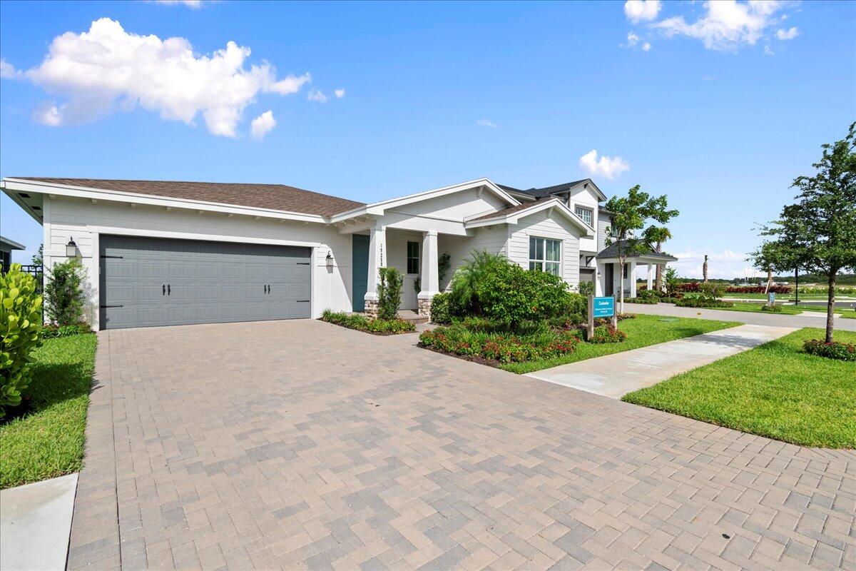 19250 Croft Mill Crossing, Loxahatchee, Palm Beach County, Florida - 3 Bedrooms  
2.5 Bathrooms - 