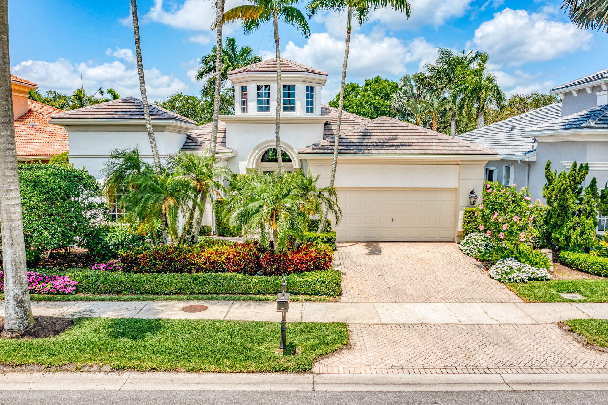 Property for Sale at 119 Via Paradisio, Palm Beach Gardens, Palm Beach County, Florida - Bedrooms: 3 
Bathrooms: 3.5  - $3,599,000