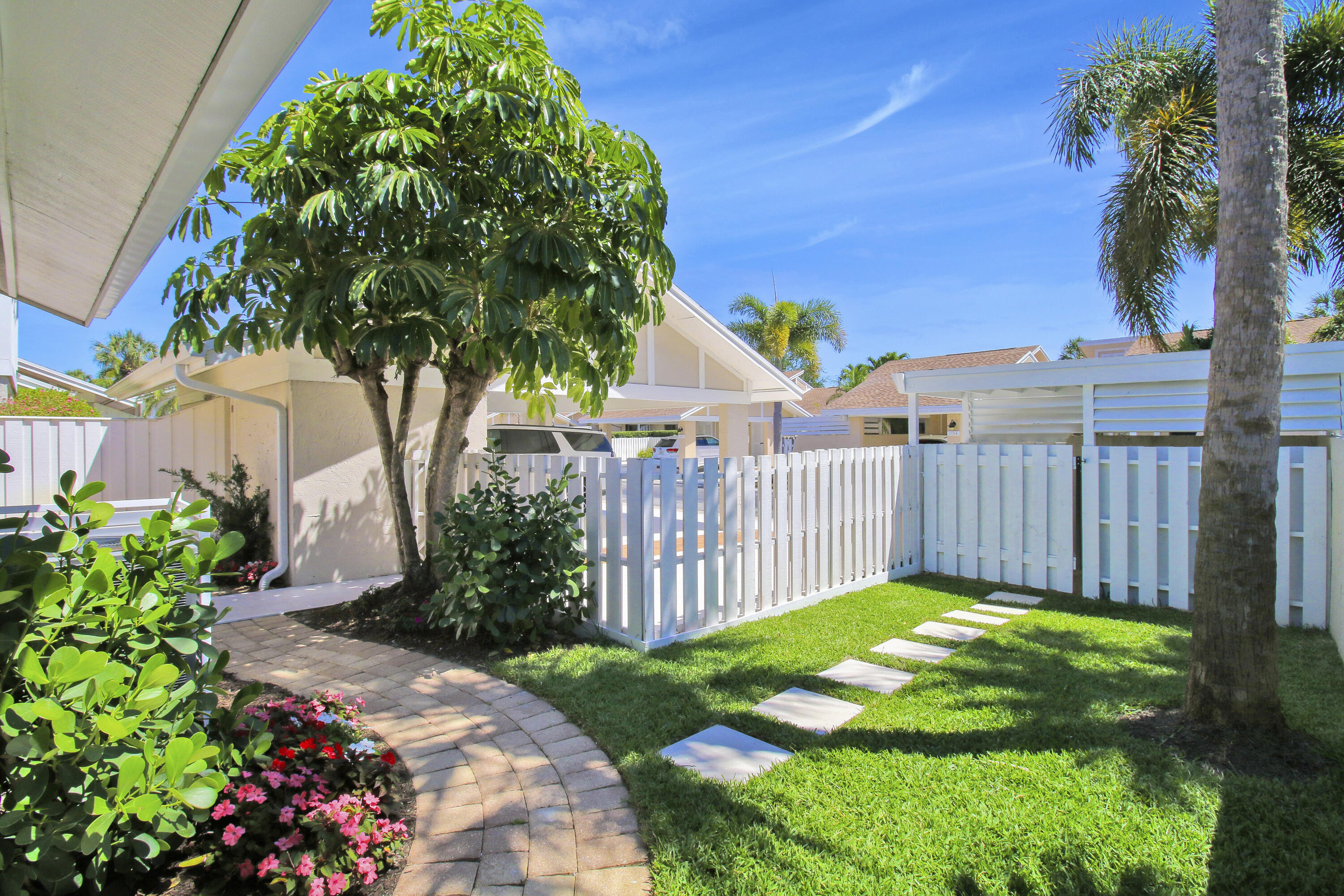 Property for Sale at 3703 Cape Pointe Circle, Jupiter, Palm Beach County, Florida - Bedrooms: 2 
Bathrooms: 2  - $1,050,000