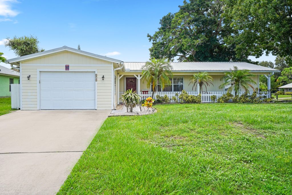 Photo of 573 Alamanda Avenue, Sebastian, FL 32958 (MLS # RX-11124974)