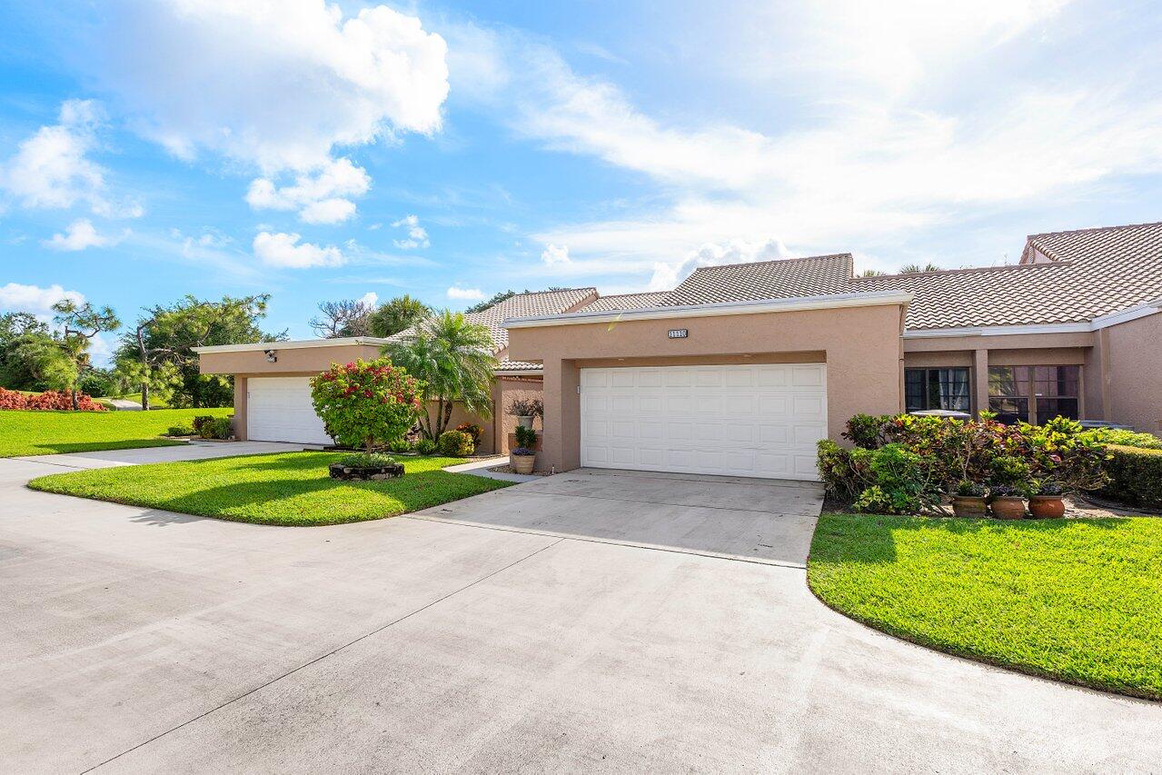 11110 Applegate Circle, Boynton Beach, Palm Beach County, Florida - 3 Bedrooms  
2 Bathrooms - 