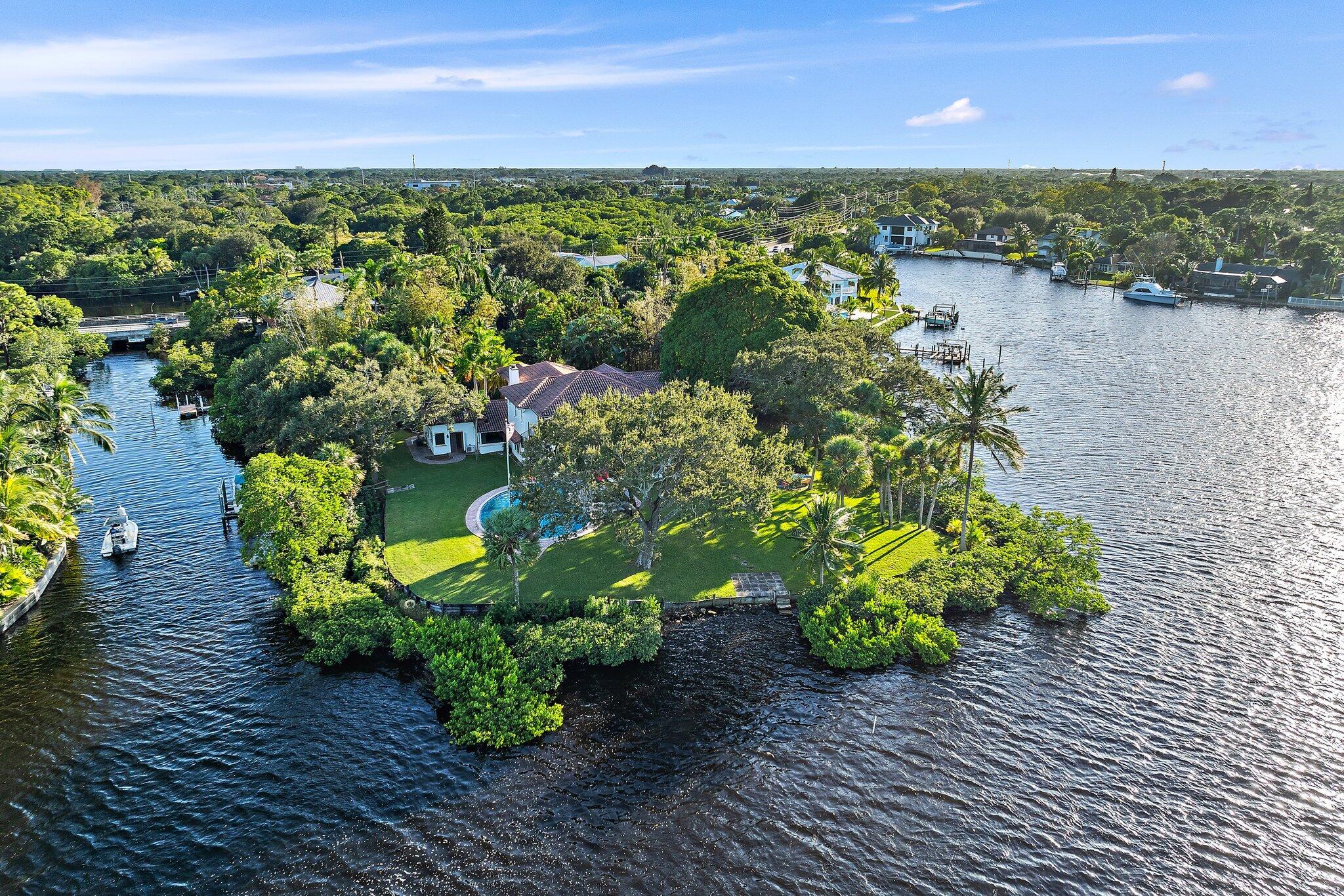 5551 Center Street, Jupiter, Palm Beach County, Florida - 6 Bedrooms  
5 Bathrooms - 