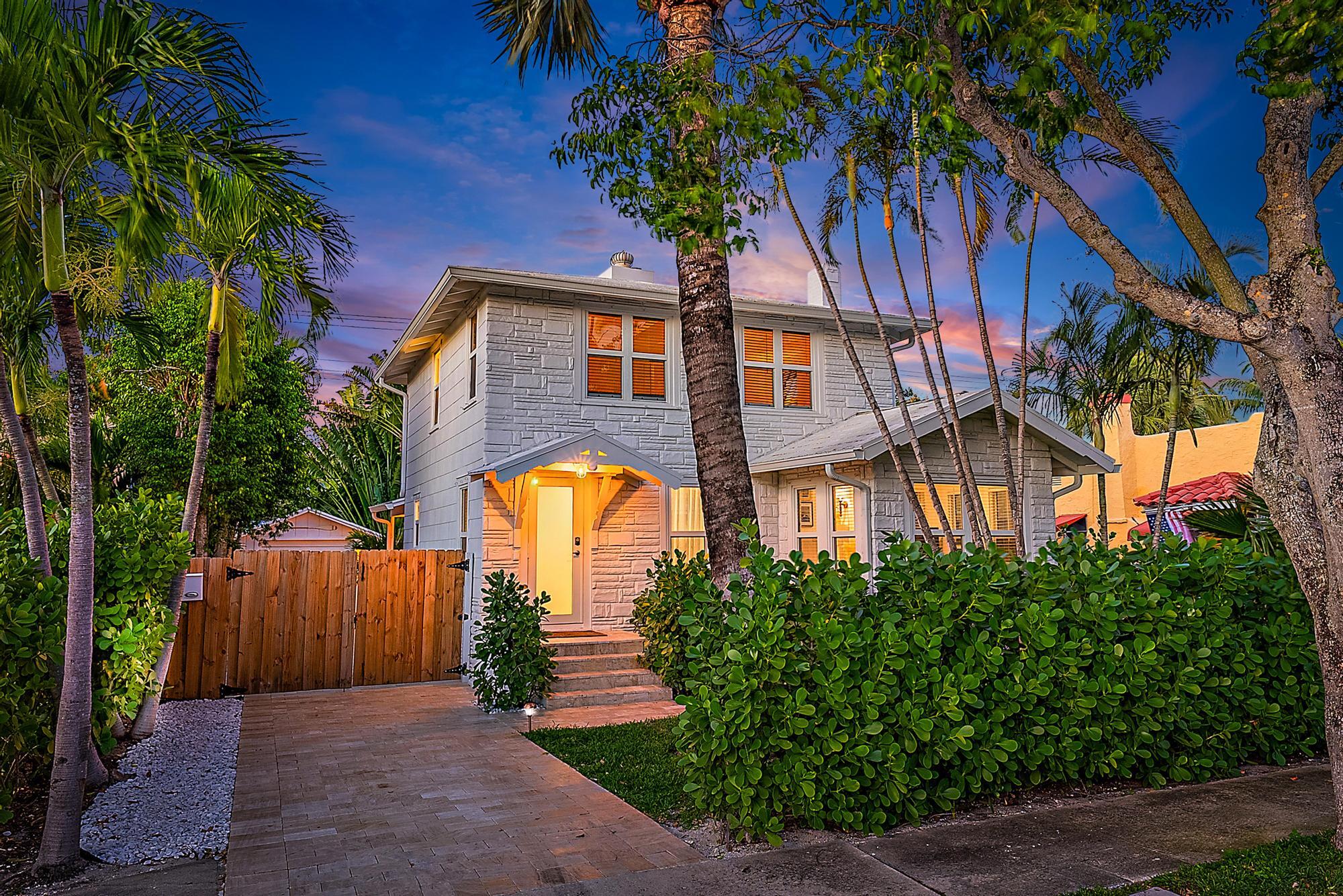 231 Walton Boulevard, West Palm Beach, Palm Beach County, Florida - 3 Bedrooms  
3.5 Bathrooms - 