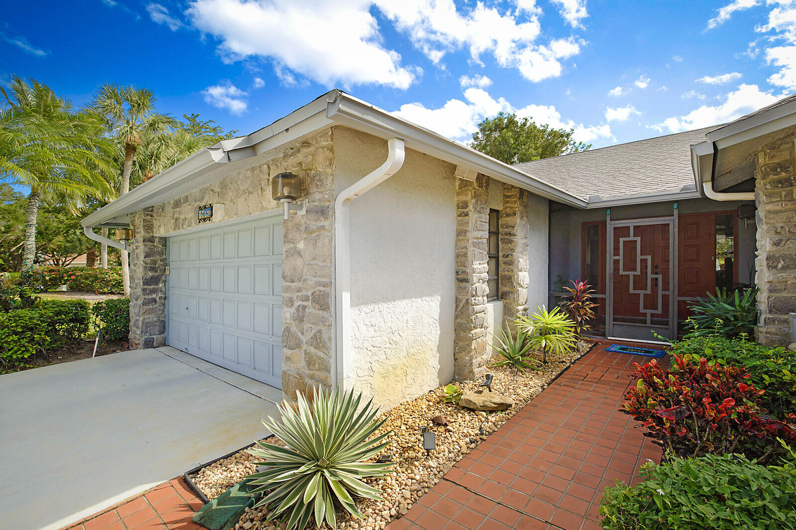 5662 Willow Creek Lane, Delray Beach, Palm Beach County, Florida - 2 Bedrooms  
2.5 Bathrooms - 