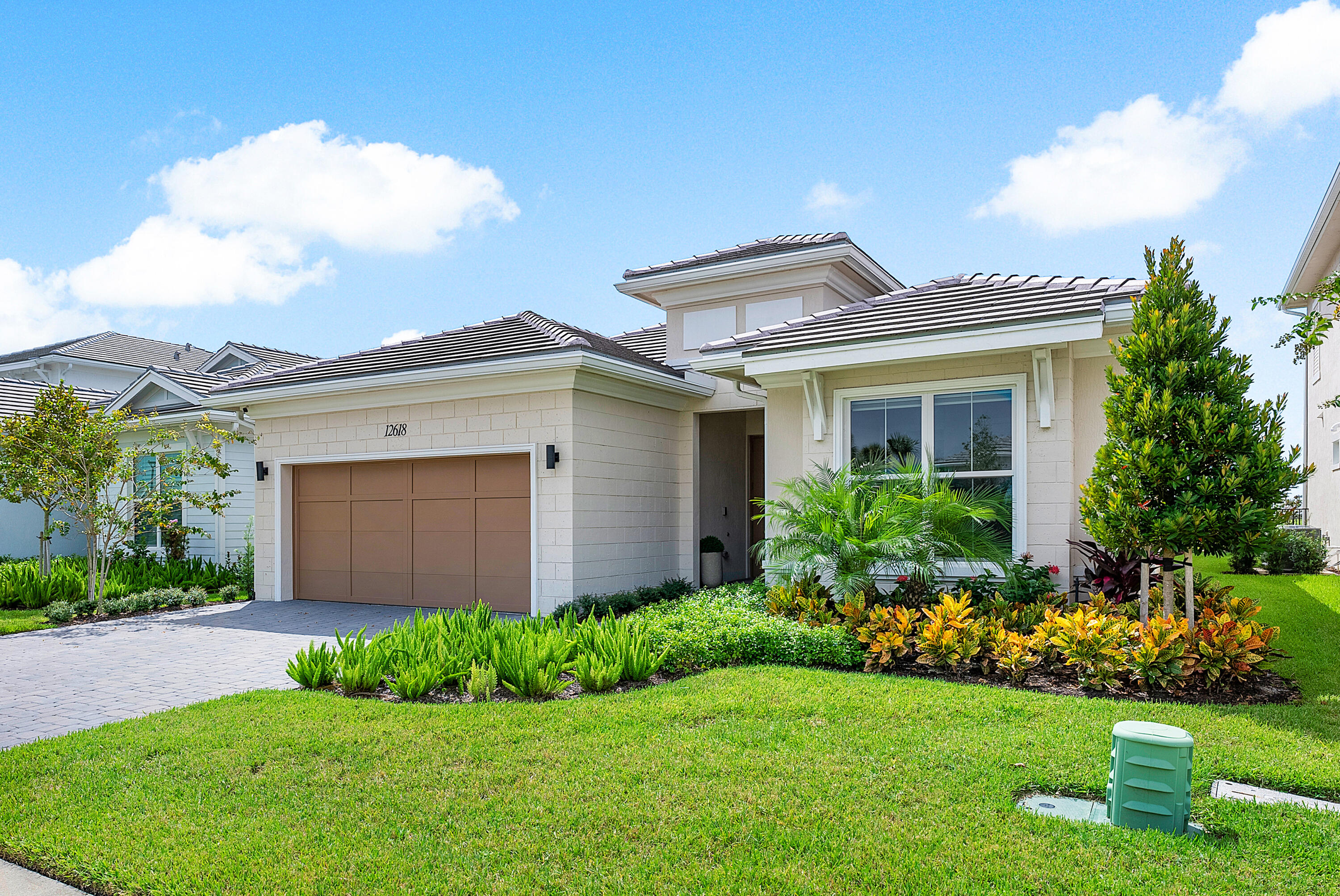 12618 Nautilus Circle, Palm Beach Gardens, Palm Beach County, Florida - 3 Bedrooms  
2.5 Bathrooms - 
