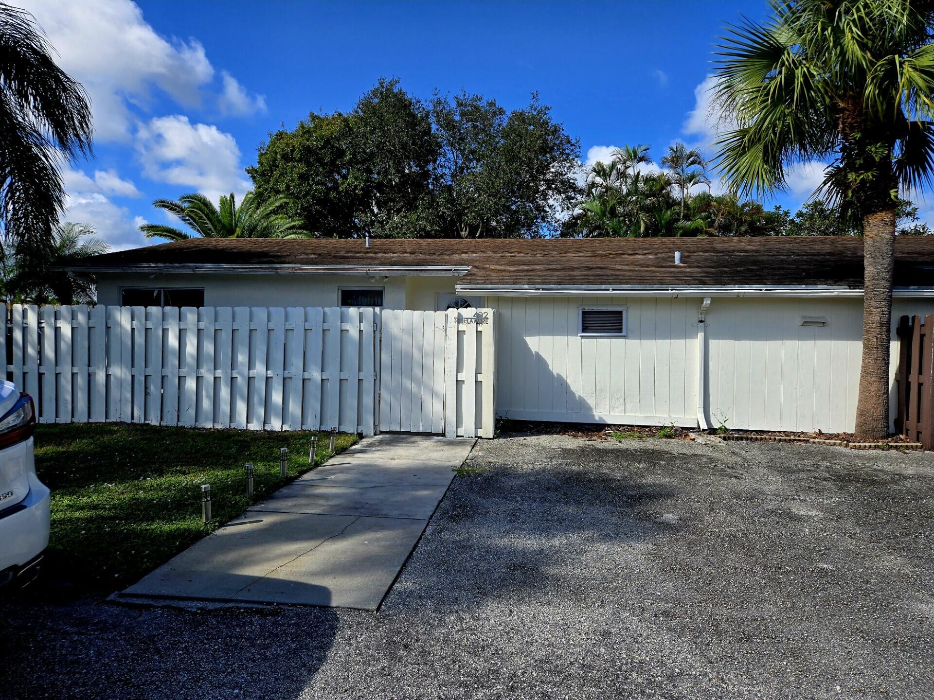 402 N Delaware Boulevard, Jupiter, Palm Beach County, Florida - 2 Bedrooms  
2 Bathrooms - 