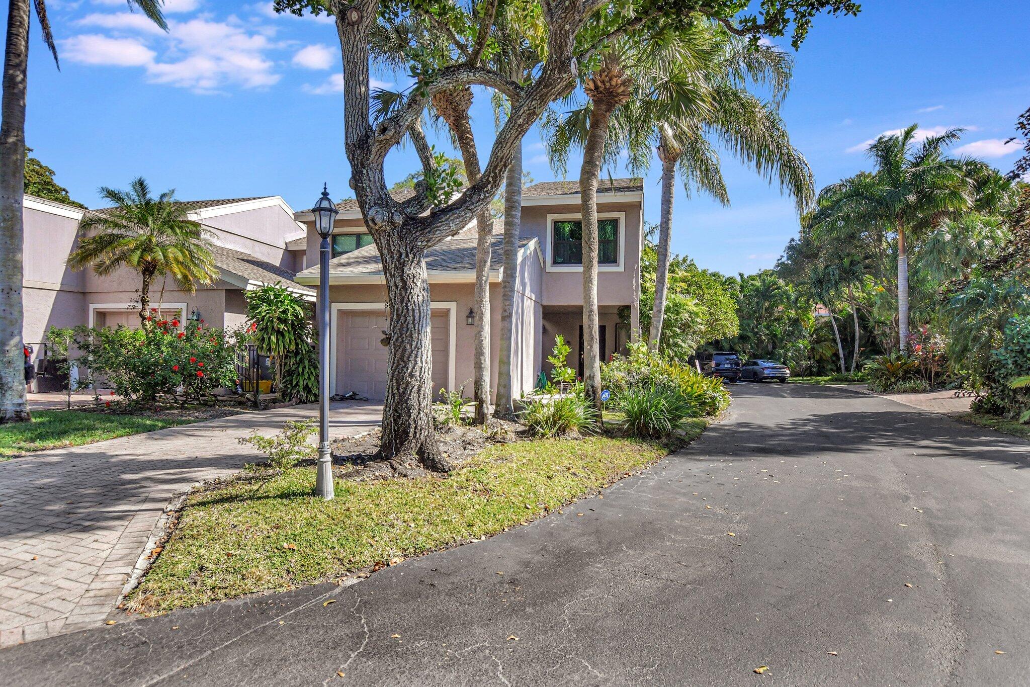 6650 Thornhill Court, Boca Raton, Palm Beach County, Florida - 3 Bedrooms  
2.5 Bathrooms - 