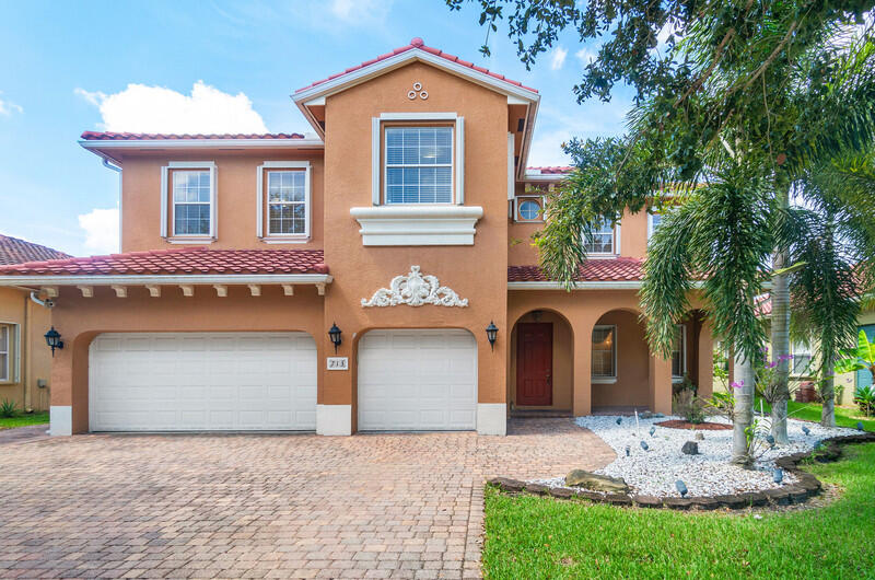 713 Cresta Circle, West Palm Beach, Palm Beach County, Florida - 5 Bedrooms  
4.5 Bathrooms - 