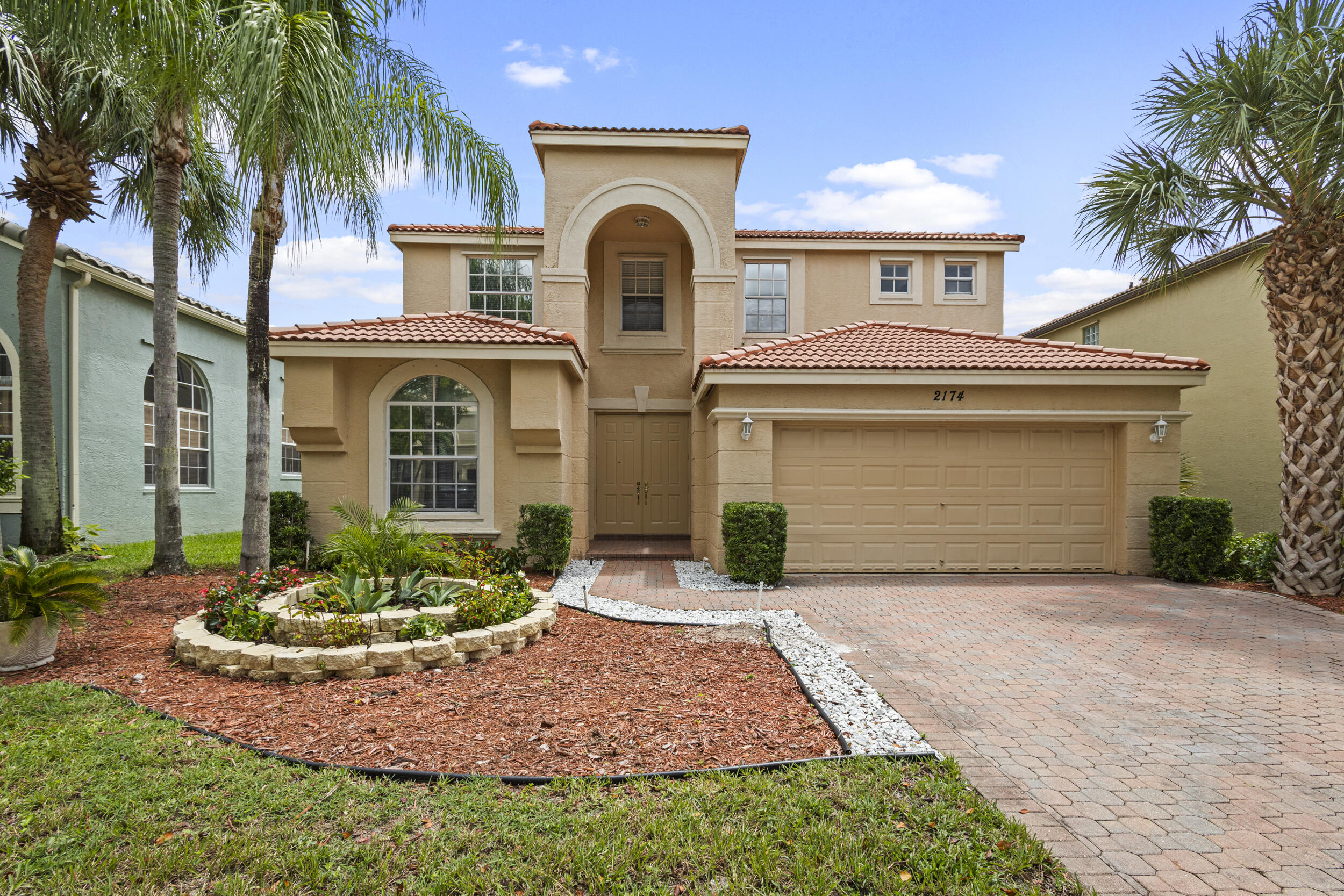 2174 Balsan Way, Wellington, Palm Beach County, Florida - 5 Bedrooms  
2.5 Bathrooms - 