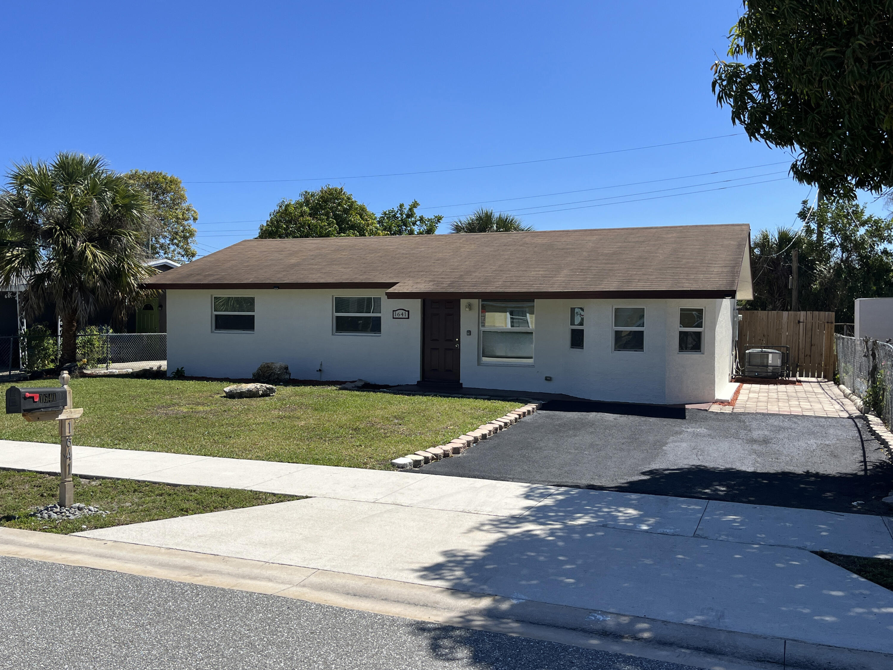 1641 W 14th Street, Riviera Beach, Palm Beach County, Florida - 3 Bedrooms  
1 Bathrooms - 