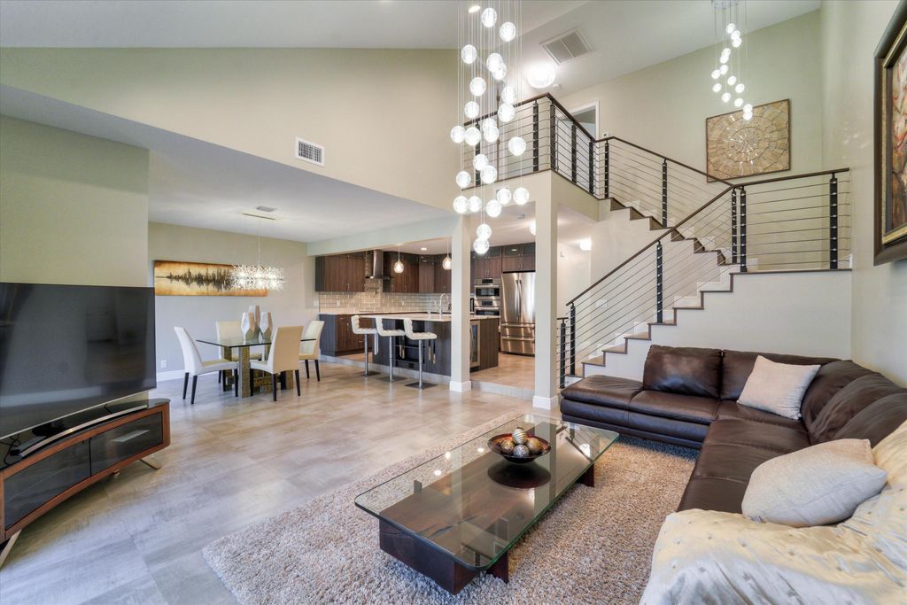 Photo of 62 Balfour Road E, Palm Beach Gardens, FL 33418 (MLS # RX-10834109)