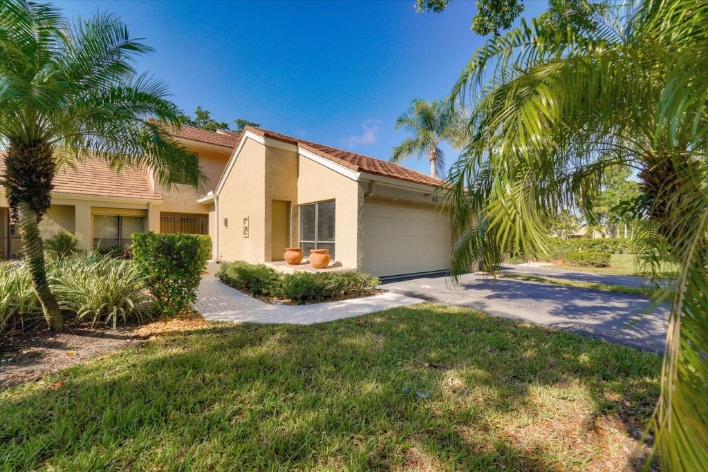 Photo of 62 Balfour Road E, Palm Beach Gardens, FL 33418 (MLS # RX-10834109)