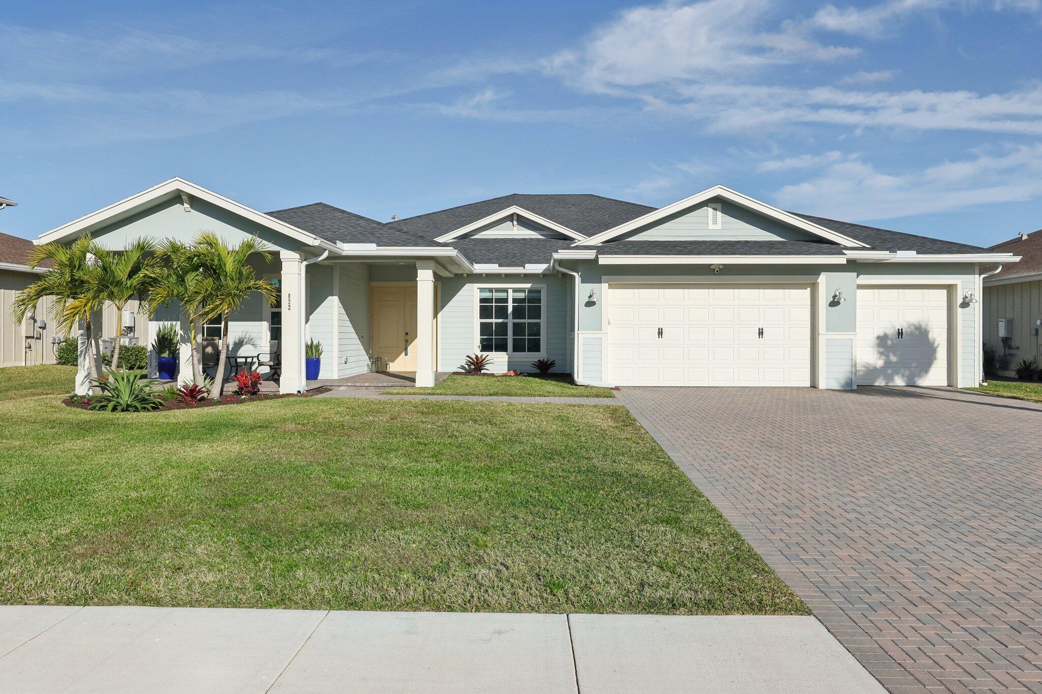Property for Sale at 822 Hookline Circle, Loxahatchee, Palm Beach County, Florida - Bedrooms: 4 
Bathrooms: 3.5  - $1,269,000