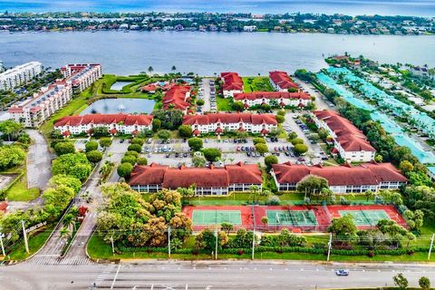 Photo of 109 Half Moon Circle #G3, Hypoluxo, FL 33462 (MLS # RX-11120333)