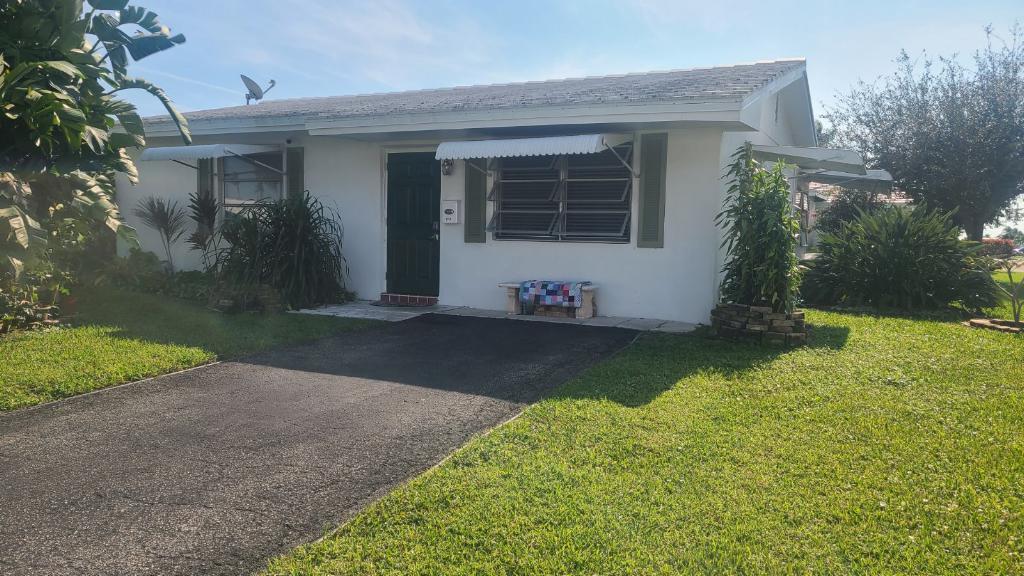 Property for Sale at 814 W Ocean Drive, Boynton Beach, Palm Beach County, Florida - Bedrooms: 2 
Bathrooms: 2  - $290,000