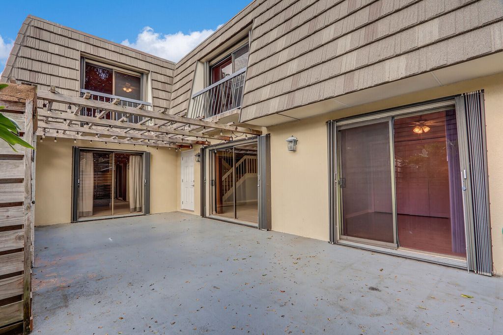 Photo of 803 8th Terrace, Palm Beach Gardens, FL 33418 (MLS # RX-11037545)