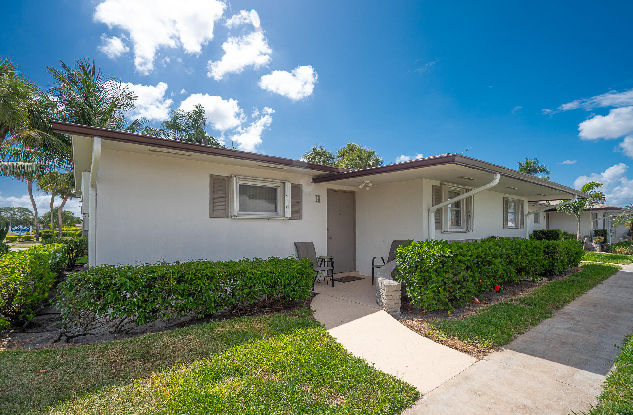 Property for Sale at 2805 Crosley Drive H, West Palm Beach, Palm Beach County, Florida - Bedrooms: 1 
Bathrooms: 1.5  - $119,900