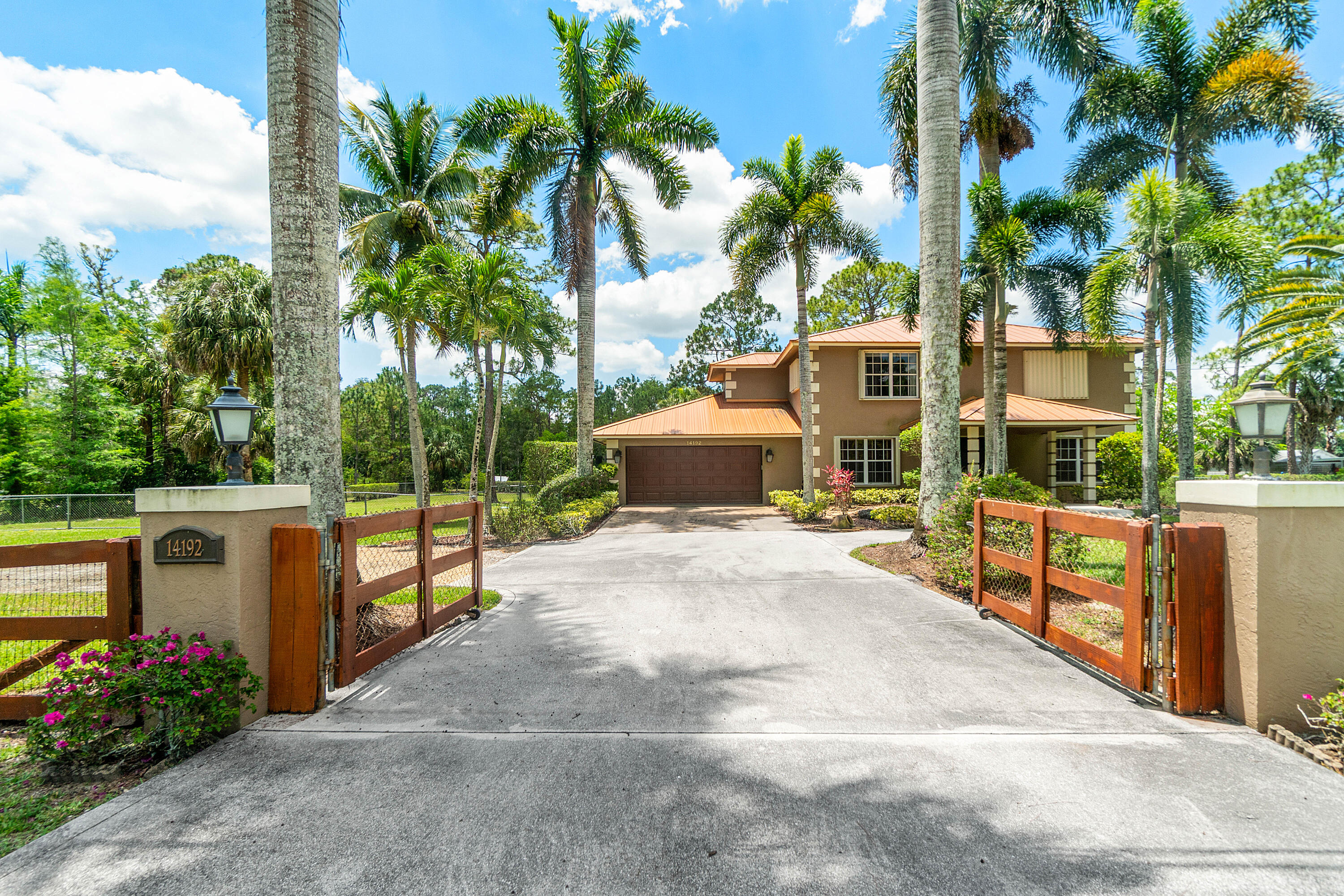 14192 82nd Street, Loxahatchee, Palm Beach County, Florida - 5 Bedrooms  
3.5 Bathrooms - 