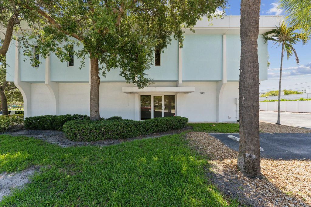 Photo of 509 Federal Highway, Lake Park, FL 33403 (MLS # RX-11055200)