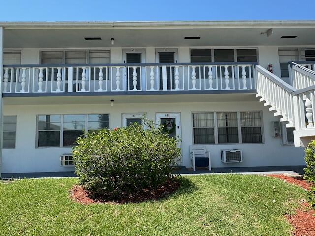 Property for Sale at 98 E Kingswood E, West Palm Beach, Palm Beach County, Florida - Bedrooms: 1 
Bathrooms: 1  - $74,900
