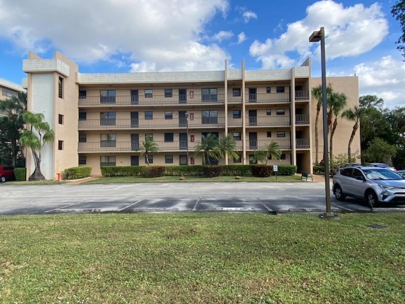 4760 Lucerne Lakes Boulevard 404, Lake Worth, Palm Beach County, Florida - 1 Bedrooms  
1.5 Bathrooms - 