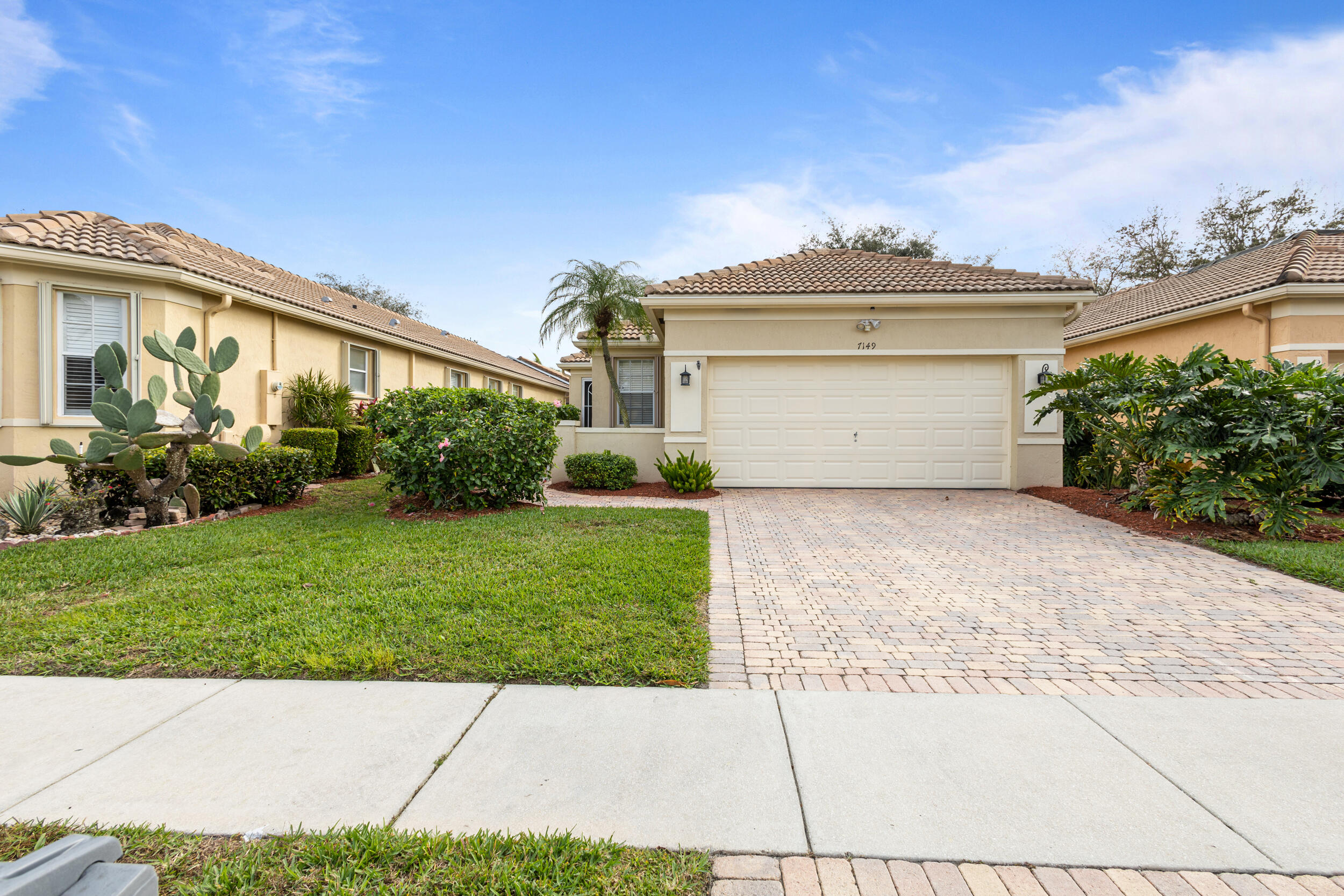 Property for Sale at 7149 Cataluna Circle, Delray Beach, Palm Beach County, Florida - Bedrooms: 2 
Bathrooms: 2  - $435,000