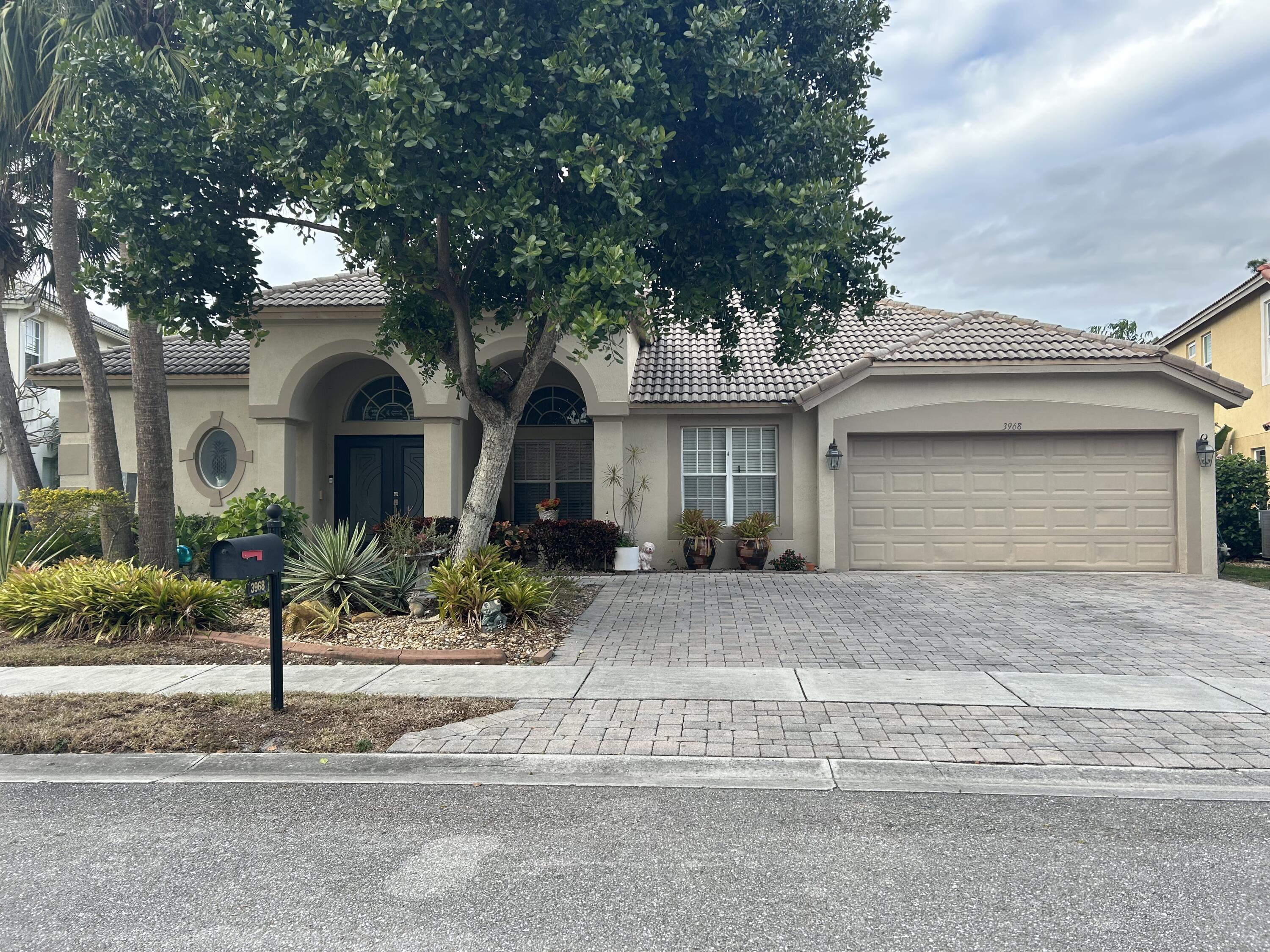 3968 W Hamilton Ky, West Palm Beach, Palm Beach County, Florida - 5 Bedrooms  
3 Bathrooms - 