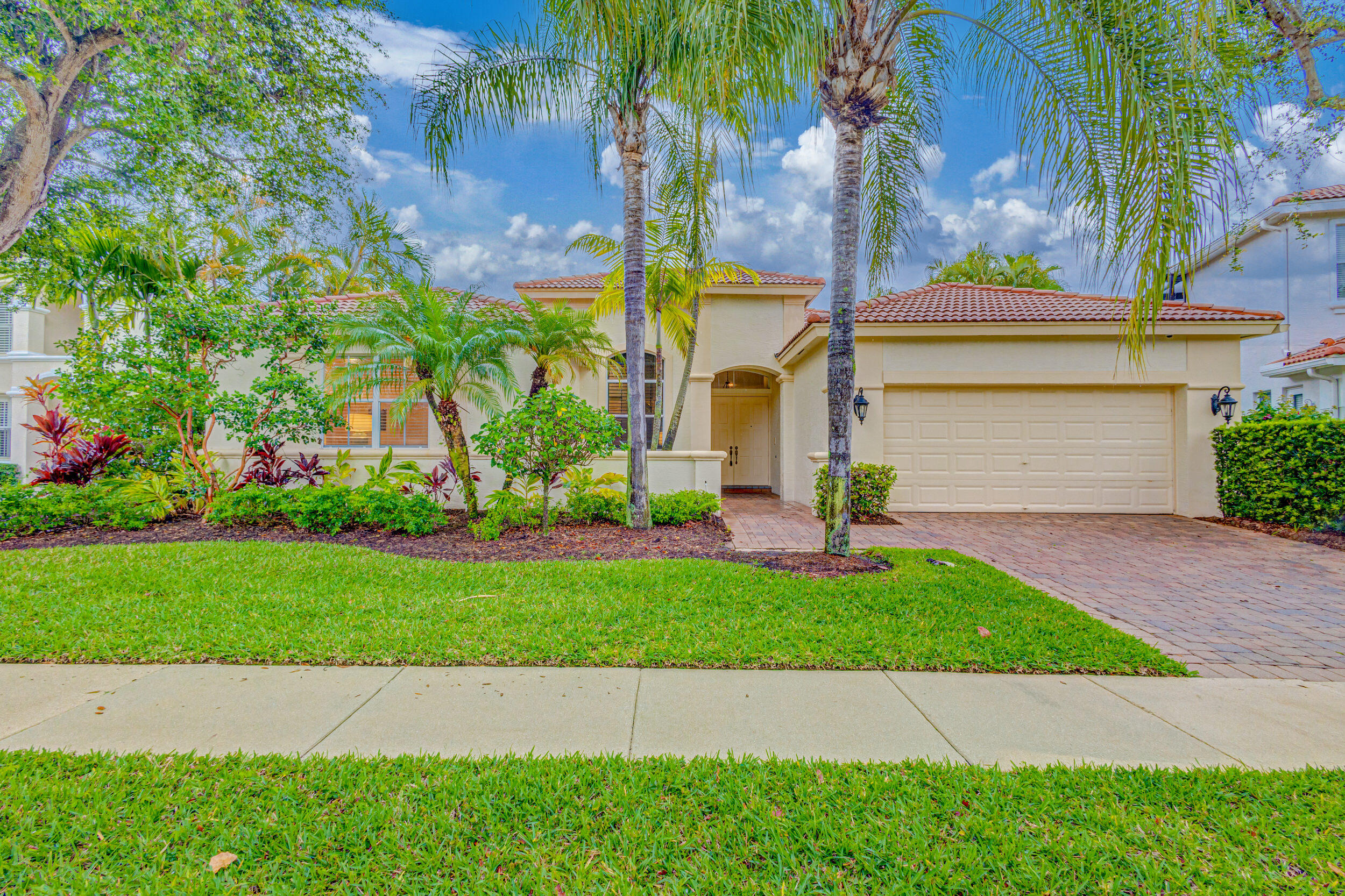 Property for Sale at 104 Villa Nueva Place, Palm Beach Gardens, Palm Beach County, Florida - Bedrooms: 4 
Bathrooms: 3  - $1,050,000