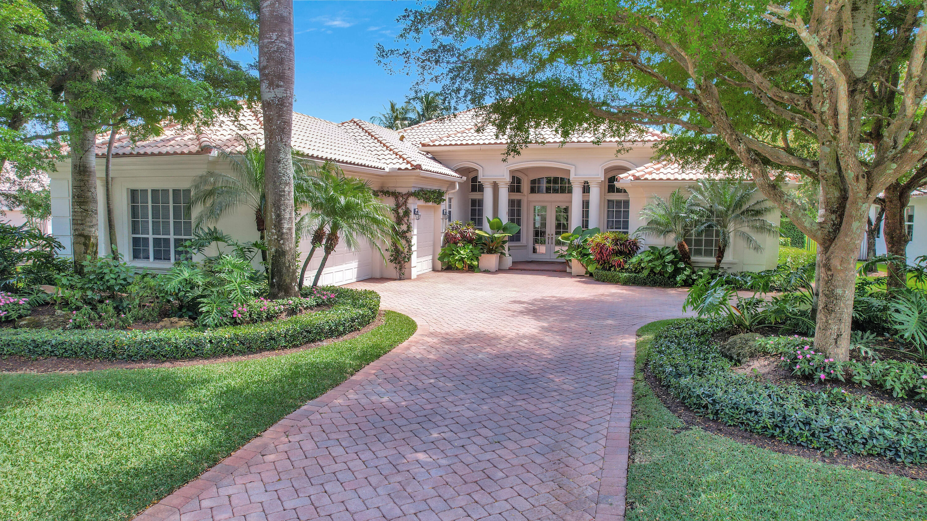 Property for Sale at 12390 Sunnydale Drive, Wellington, Palm Beach County, Florida - Bedrooms: 5 
Bathrooms: 4  - $2,500,000