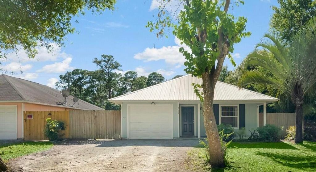 Photo of 1021 19th Avenue SW, Vero Beach, FL 32962 (MLS # RX-11127650)