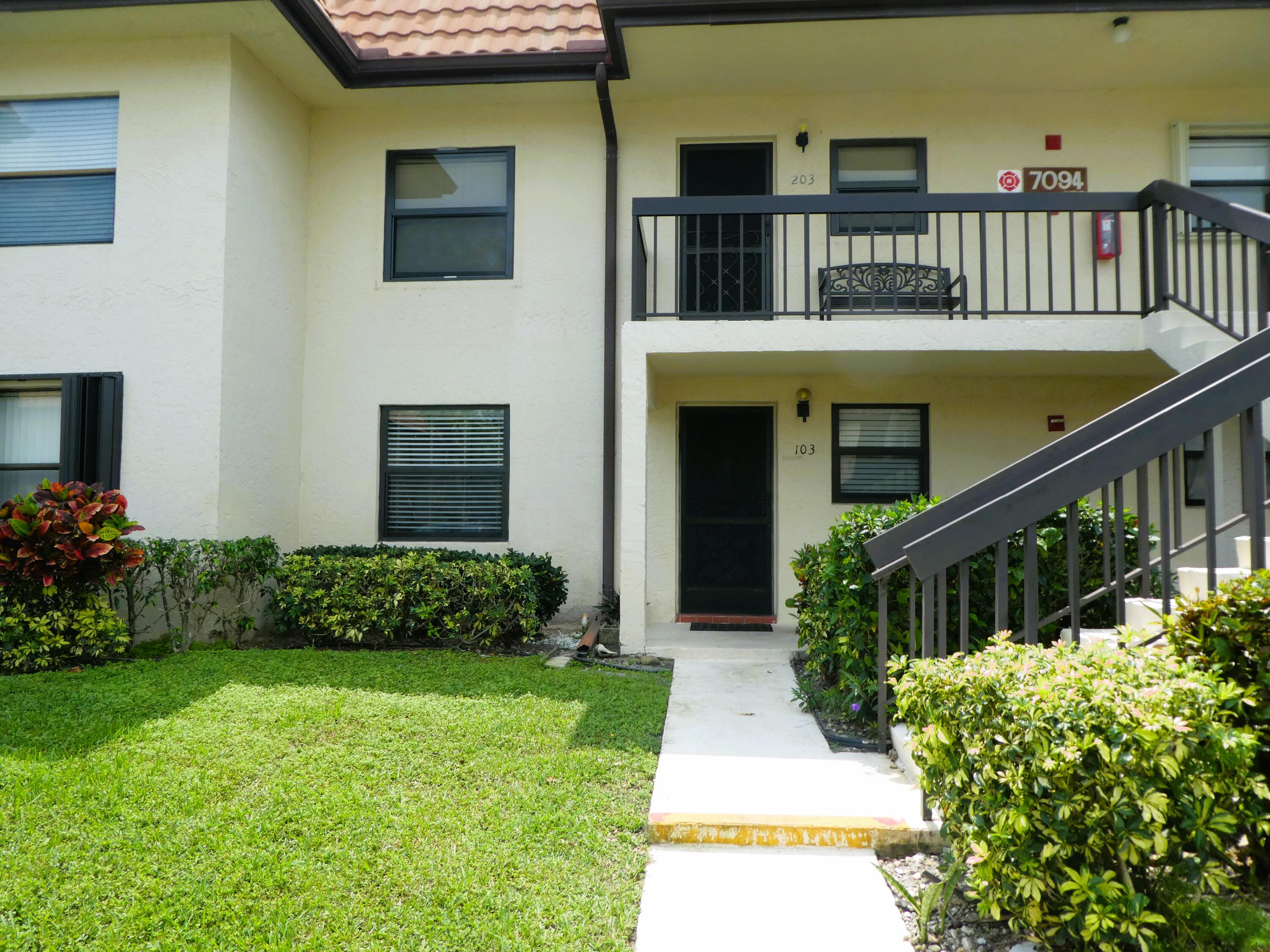 7094 Golf Colony Court 103, Lake Worth, Palm Beach County, Florida - 2 Bedrooms  
2 Bathrooms - 