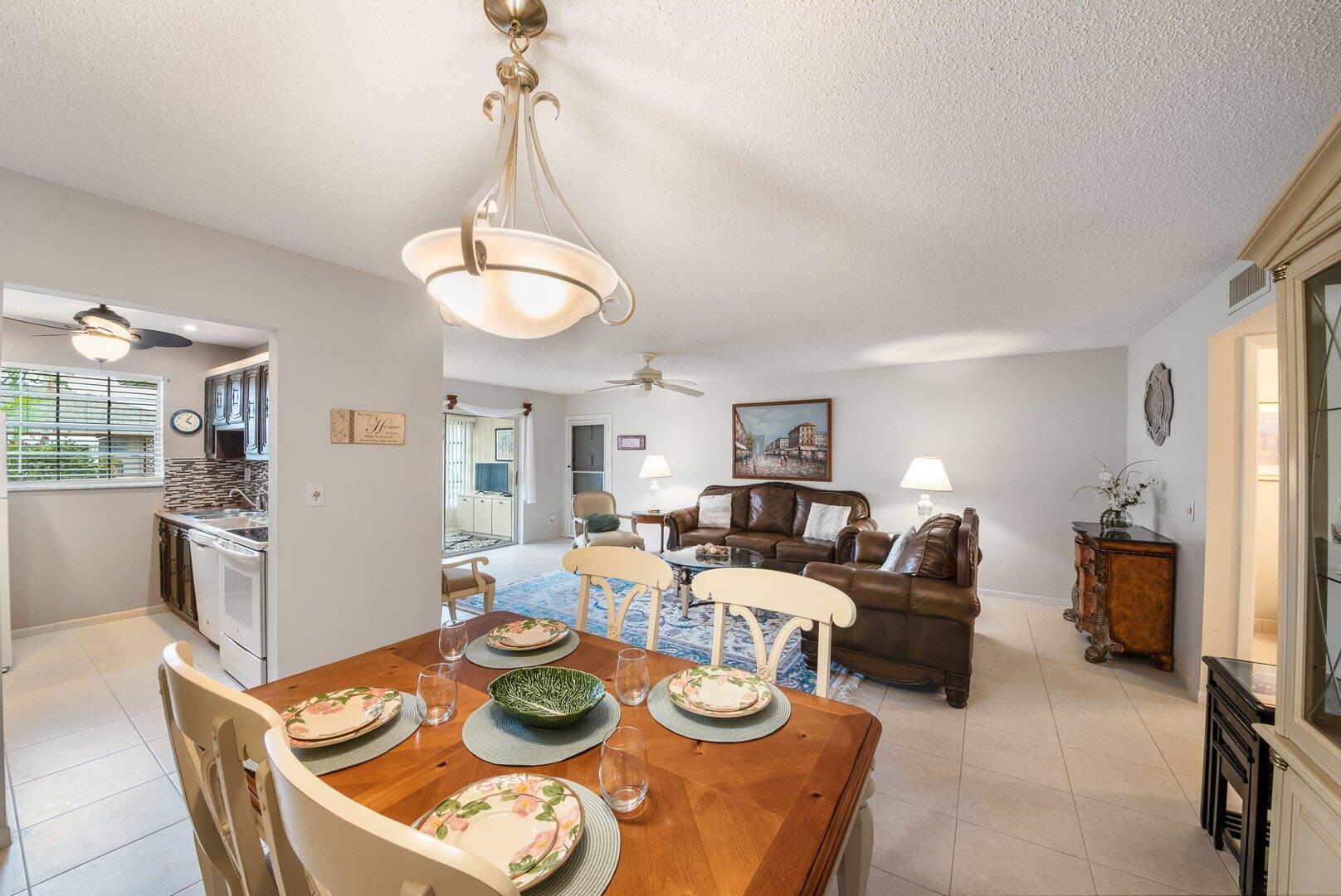Property for Sale at 1402 High Point Way B, Delray Beach, Palm Beach County, Florida - Bedrooms: 1 
Bathrooms: 1.5  - $190,000