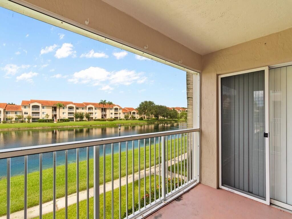 Photo of 1590 S 42nd Circle #208, Vero Beach, FL 32967 (MLS # RX-11122000)